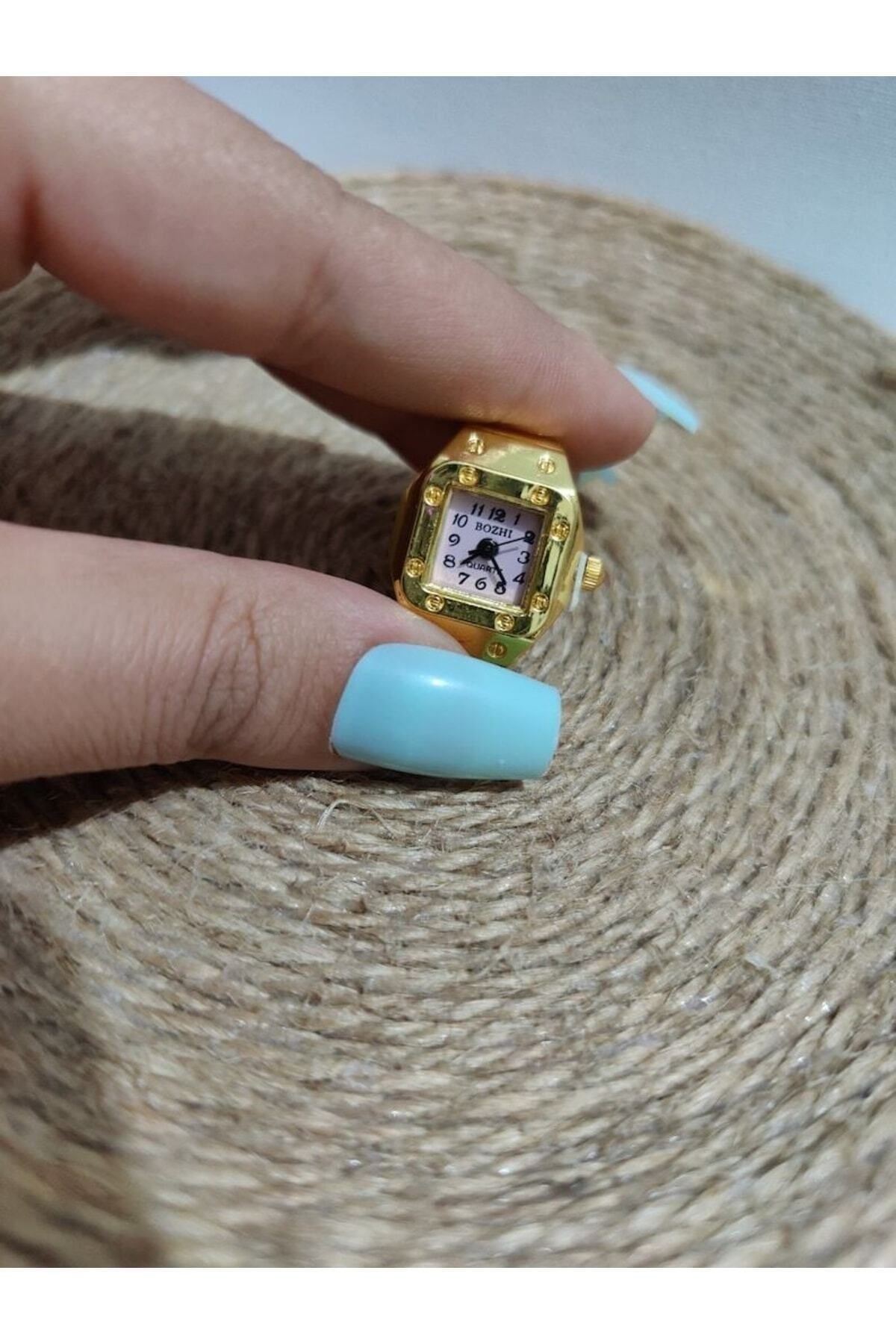 Mini Saat Yüzük, Parmak Saat, Minik Yüzük Saat, Beyaz Kare Mini Saat Yüzük. Hediye Fikri Saat
